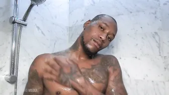 Sexy ass black guy jerks off