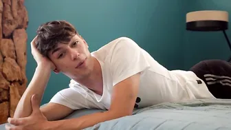 NextDoorTwink Hayden Brier Likes It Raw & Deep