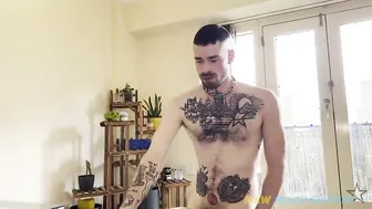 LOOK AT THIS FIT FUCKER!
