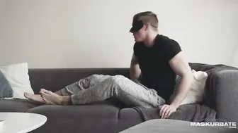 Maskurbate Straight Muscle Hunk Masturbates Thinking Of You