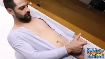 Handsome straight thug Mickey Waters masturbate and cums