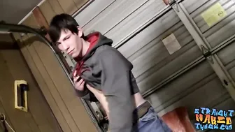 Young straight thug Cooper Reeves masturbates solo and cums