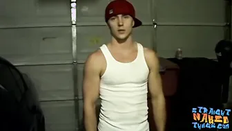 Jock thug Kelly Cooper talks and wanks straight cock