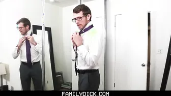 FamilyDick - Bearded Daddy Barebacks Cute Guy