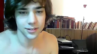 Young and pretty Zack and Tyler hardcore bareback session