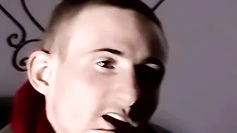 Amateur dude masturbates and cums really hard
