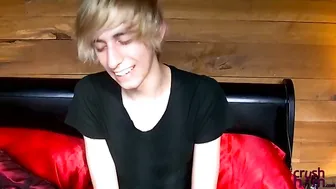 Young man receives cum after bare impaling lesson doggy