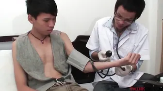 Slim Asian amateur breeded for cumshot by his medic