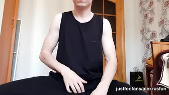 The athlete jerks off his huge cock after training
