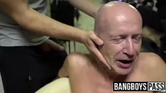 Old man gets his mouth filled with cock while getting a BJ