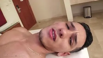 Latino Papi Displays Gorgeous Body